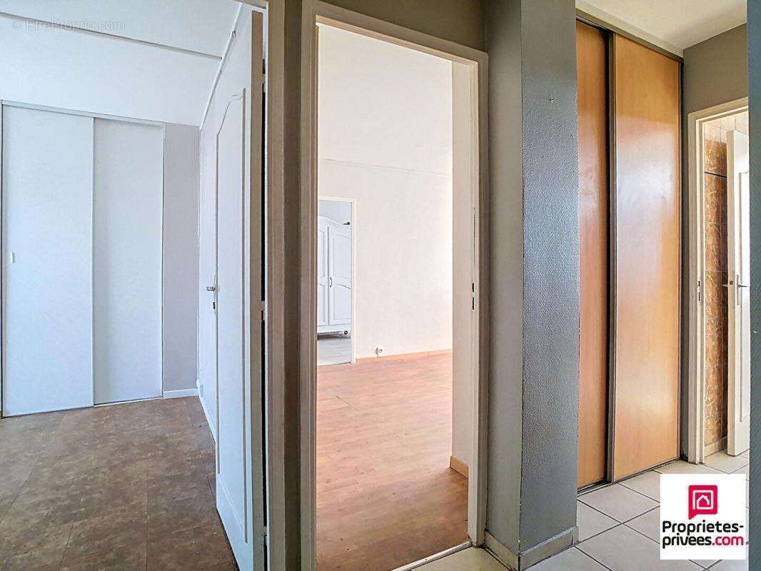 Appartement à GRAND-CHARMONT