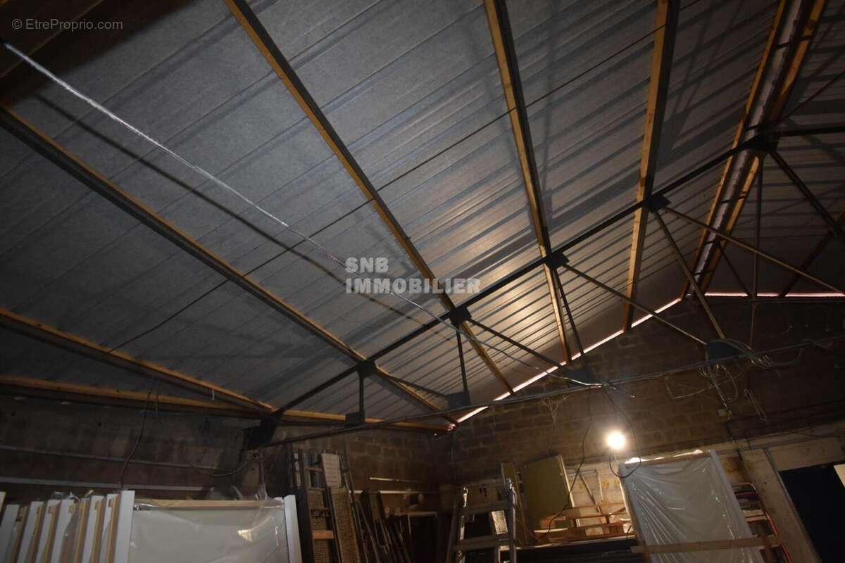Ensemble immobilier de 3 locaux  loues - photo 4