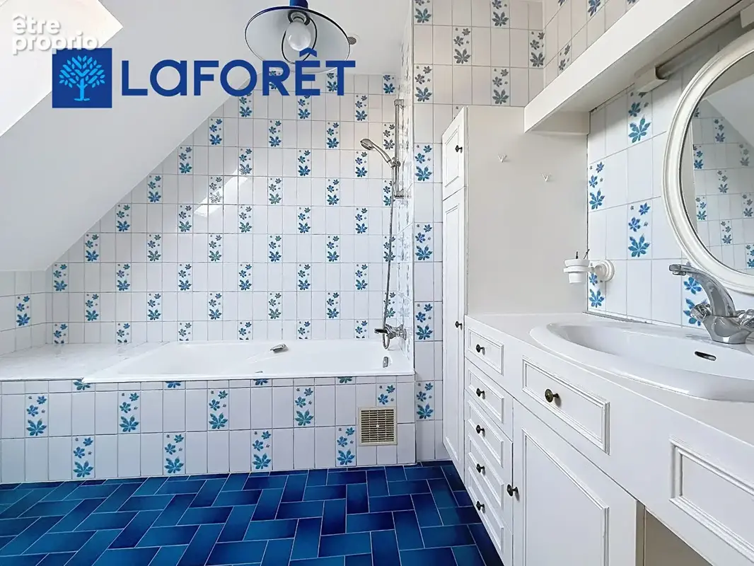 A VENDRE- Maison Pontivy 7 pièce(s) 206 m2 - photo 11