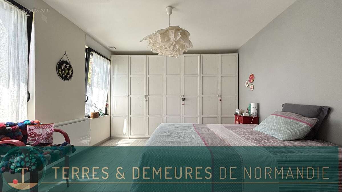 Maison à LE MESNIL-REAUME