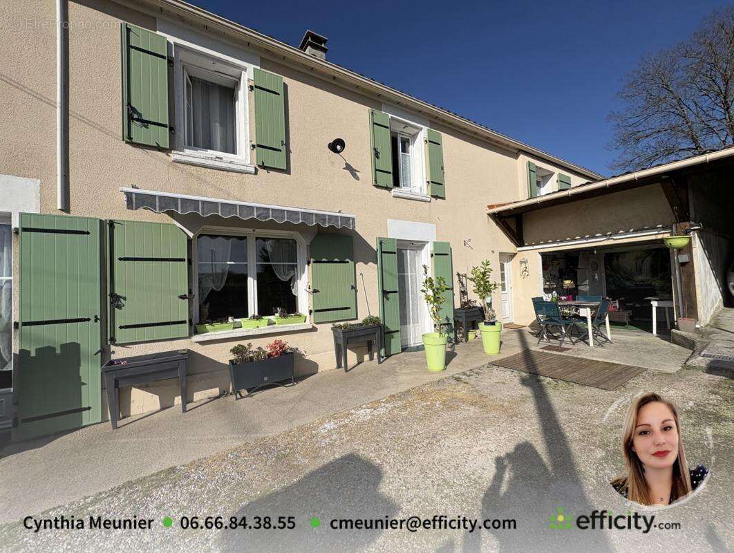 Maison à LA COURONNE