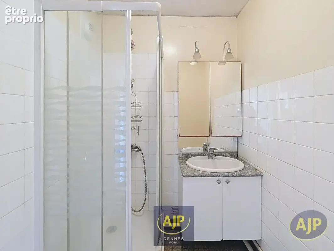 Rennes Jeanne d'arc - Appartement T3 avec garage et balcon - Rénové ! - photo 8