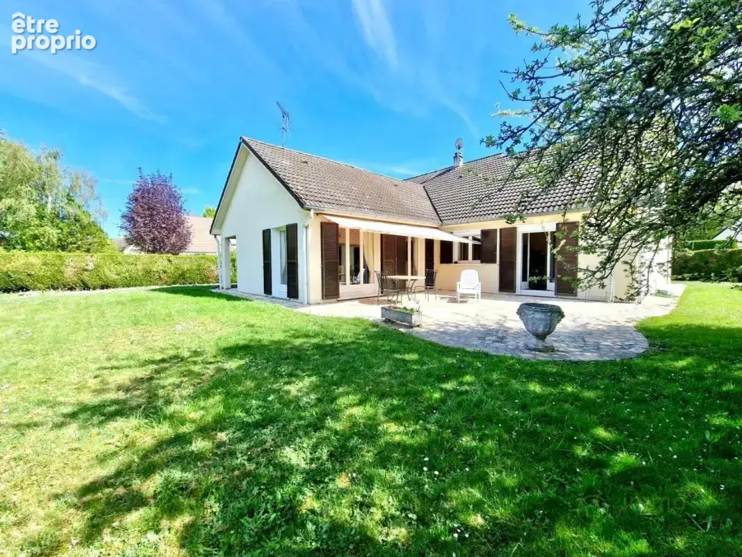 Maison à OZOIR-LA-FERRIERE