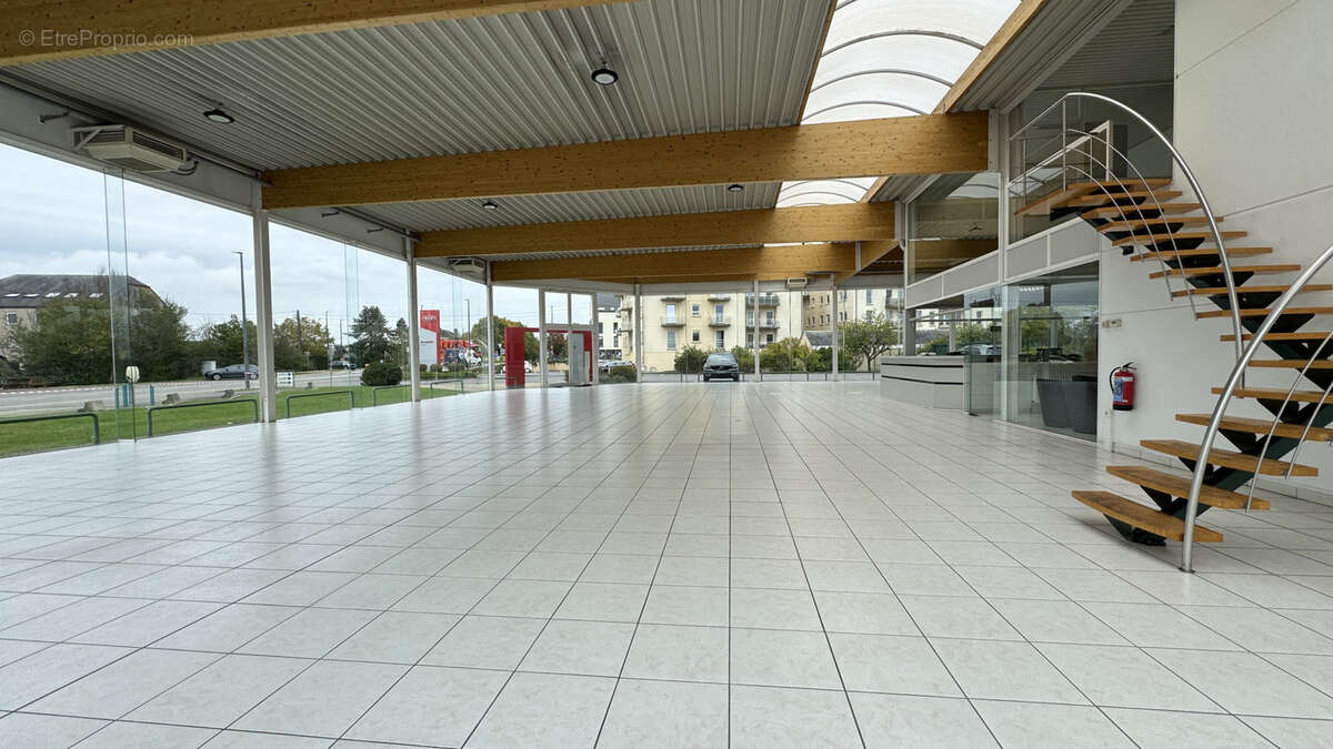 Commerce à SUNDHOUSE