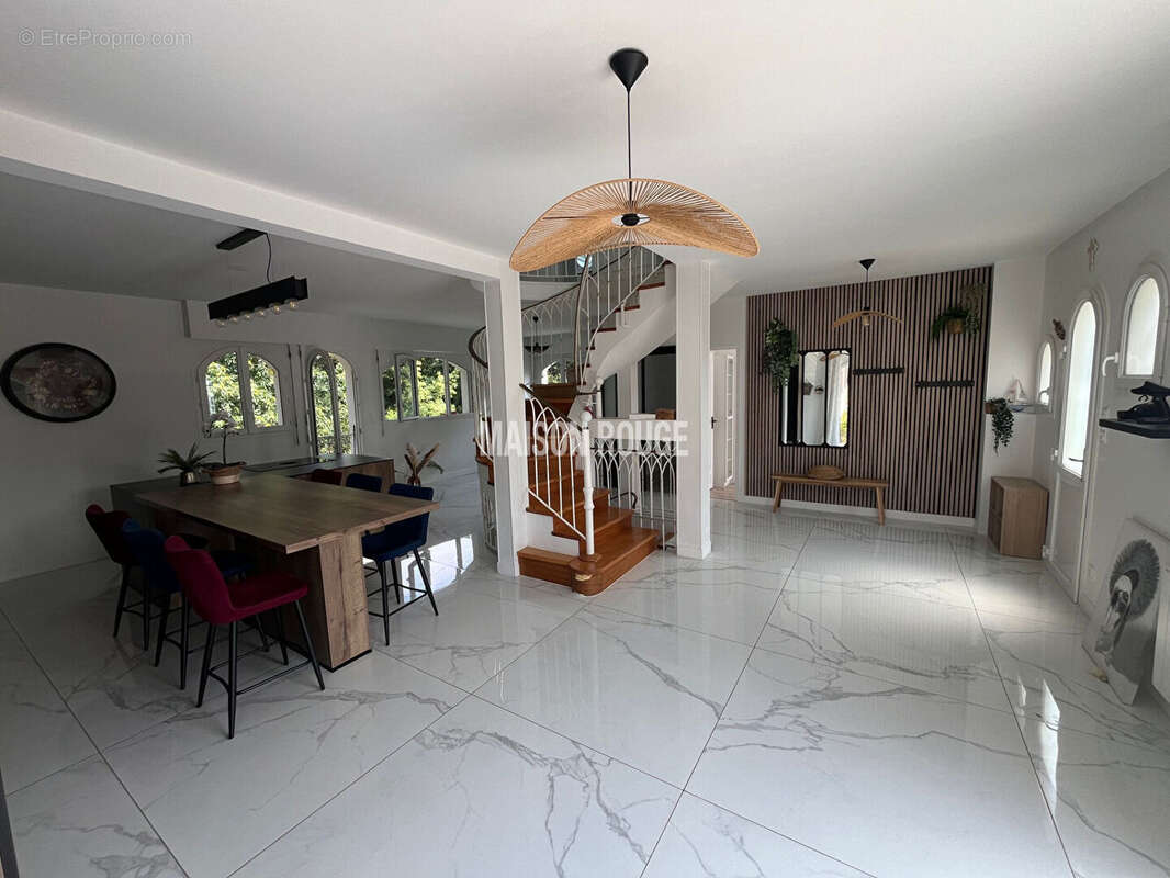 Maison La Richardais 5 pièce(s) 135.73 m2 - photo 4