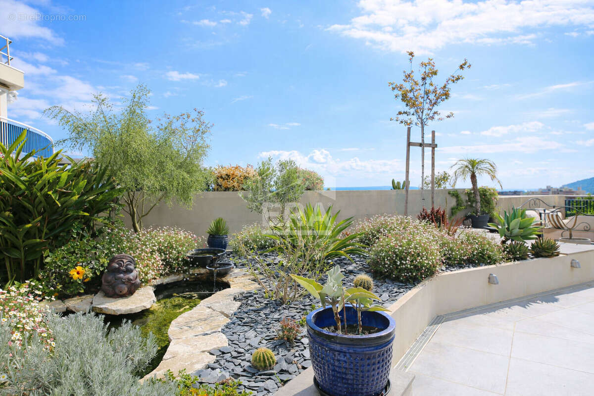 Appartement à MANDELIEU-LA-NAPOULE