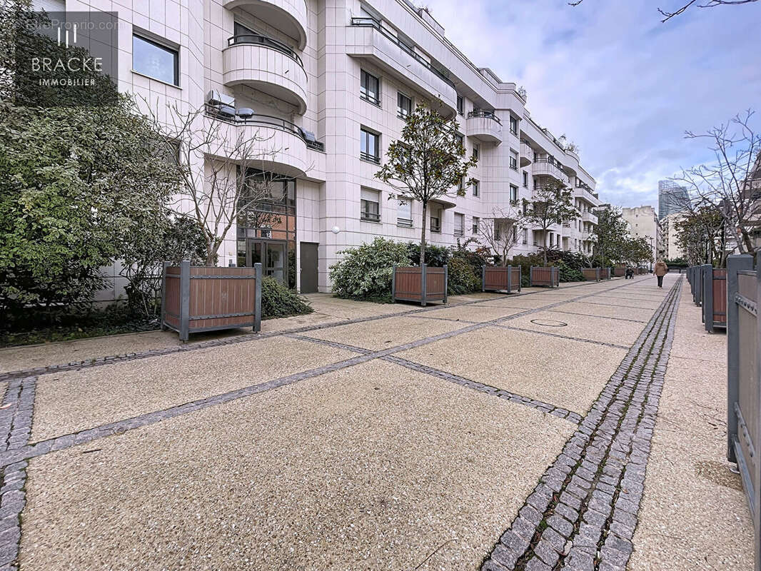 Appartement à COURBEVOIE