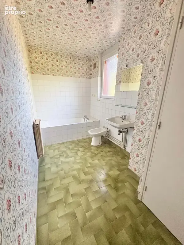 Maison de 140 m2 avec jardin sur 1 500 m2 bordee par ruisseau   secteur tres recherché - photo 8