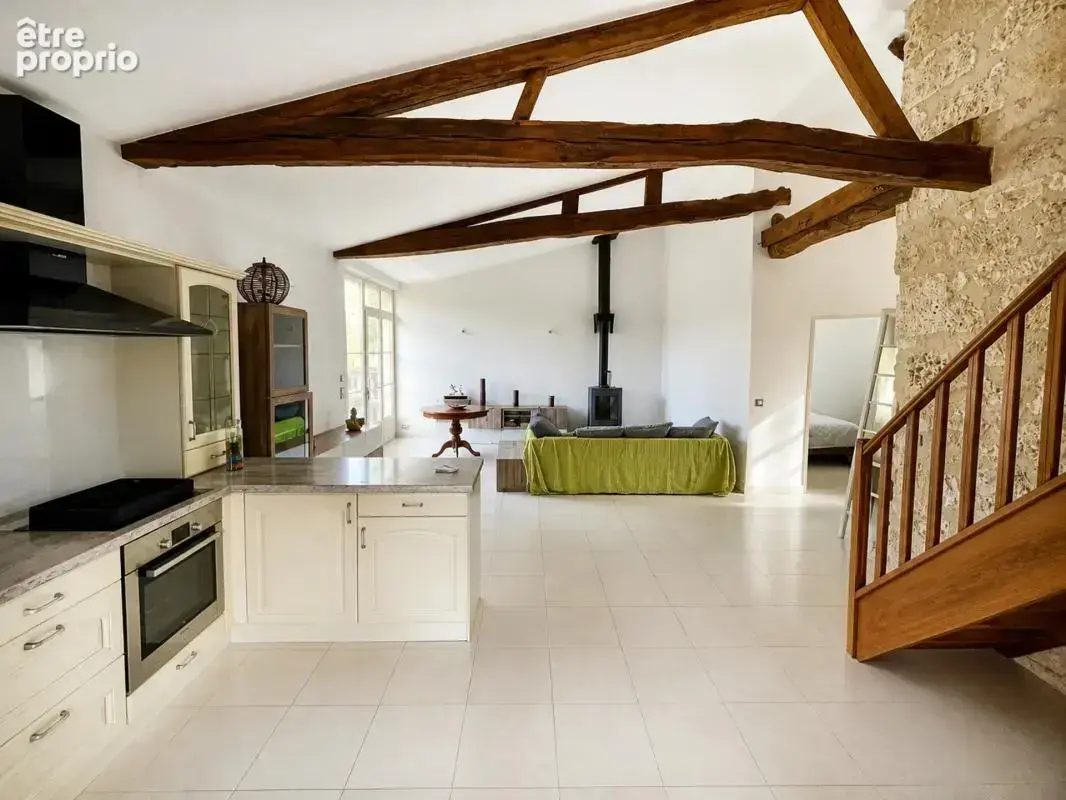Propriété de charme en pierre composée de trois logements, piscine et terrain de 8 000 m² – À 7 minutes de Condom - photo 9