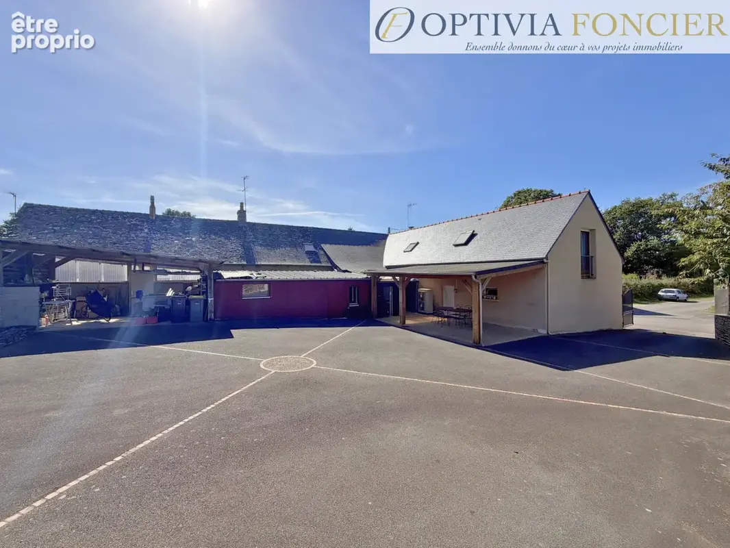 MAISON T7  - Quartier prisé - 190 m2 - 997 m2 de terrain clos - photo 2