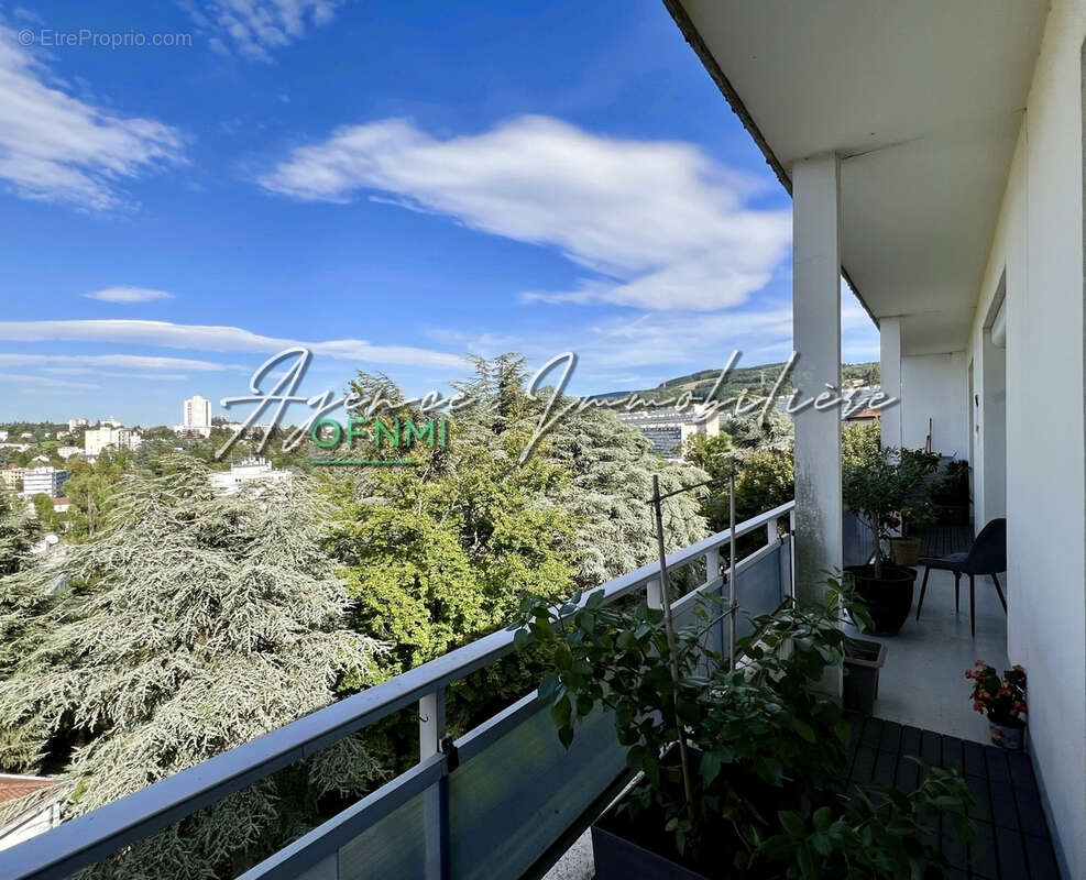 Appartement à SAINT-ETIENNE