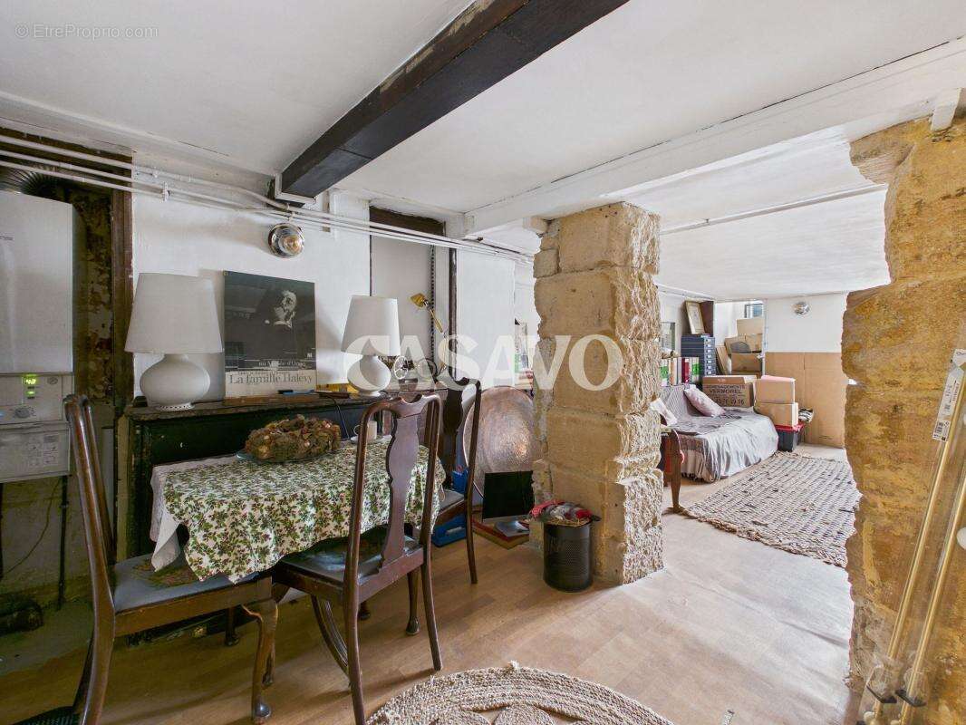 Appartement à PARIS-1E