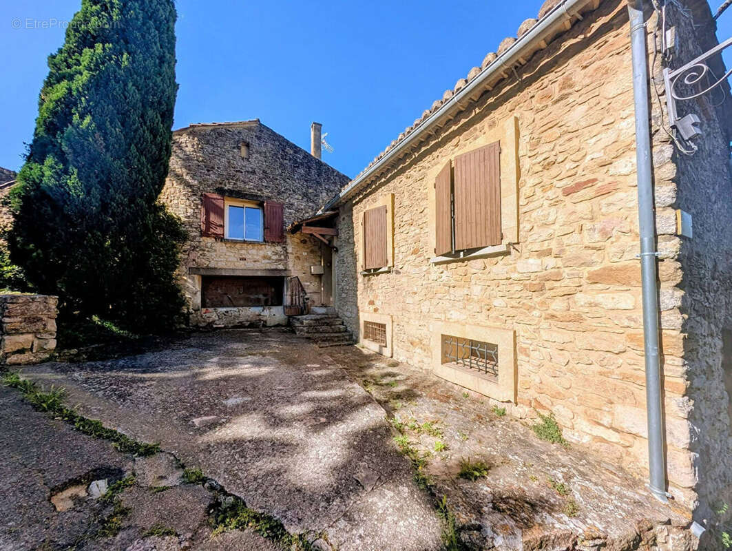 Maison à VENEJAN