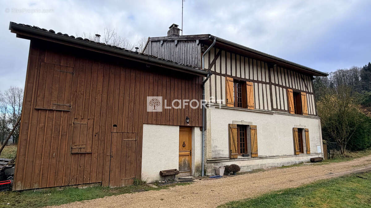 Maison à FUTEAU