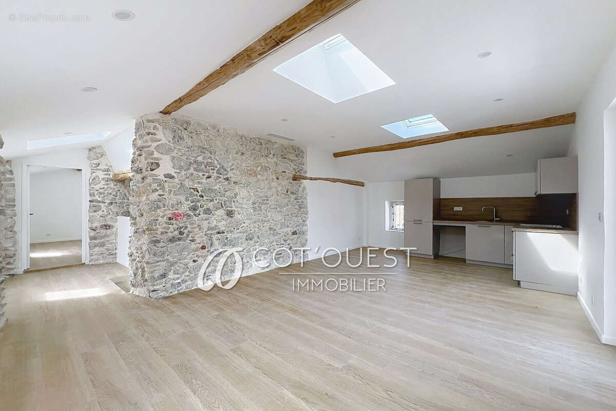 Appartement à PEGOMAS