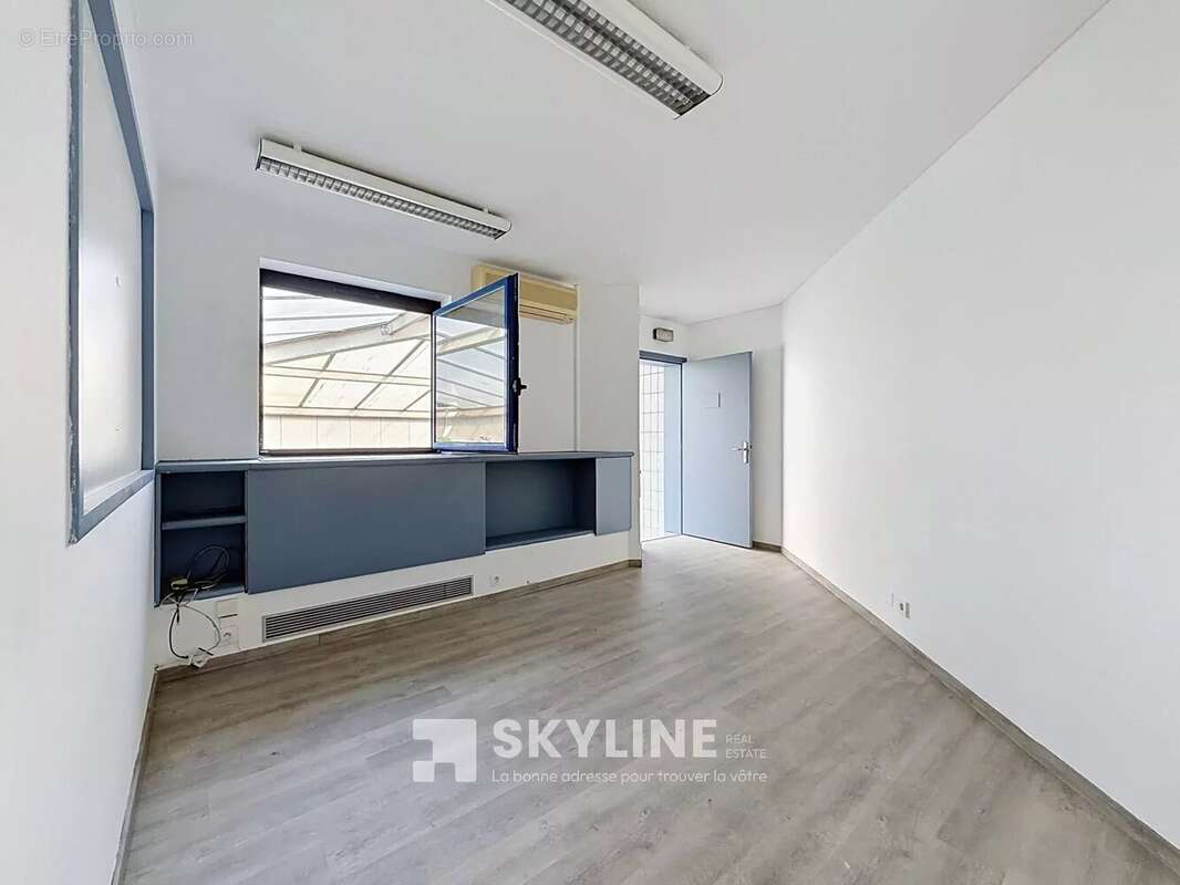 Commerce à MARSEILLE-9E