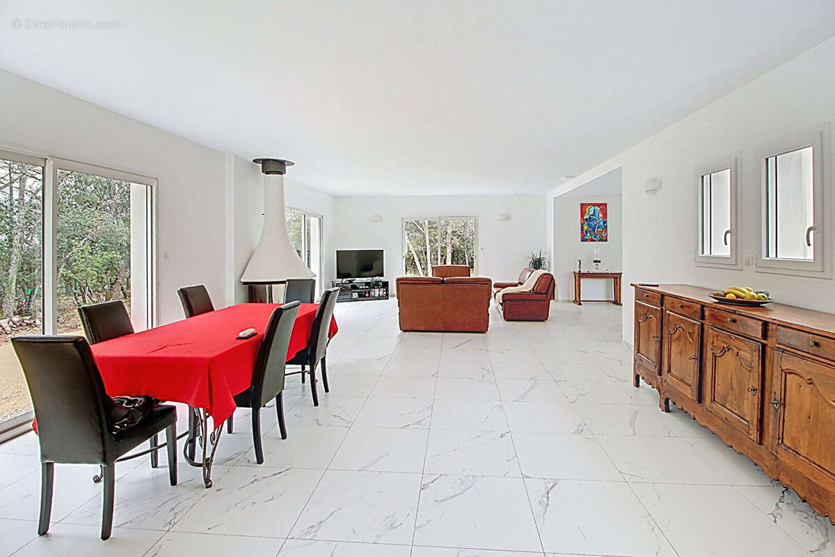 Maison à BAUDINARD-SUR-VERDON