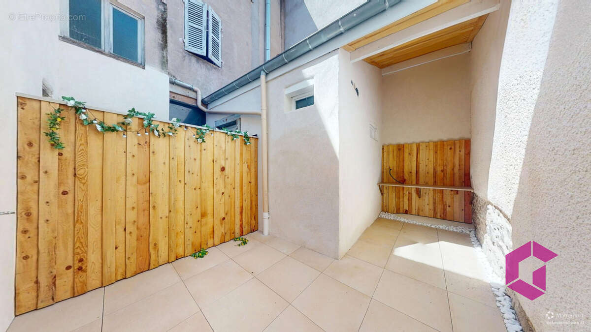 duplex avec cour, au calme centre ville de Feurs - photo 5