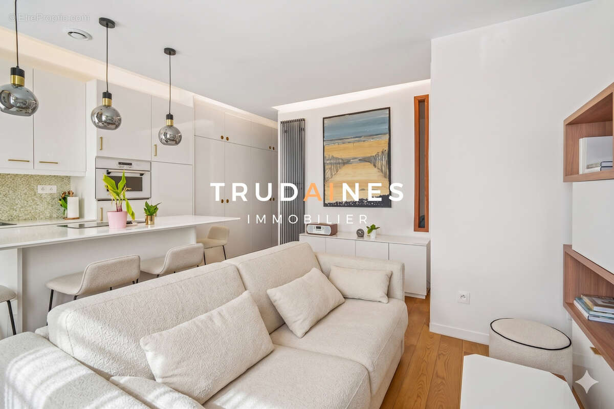 Appartement à PARIS-17E