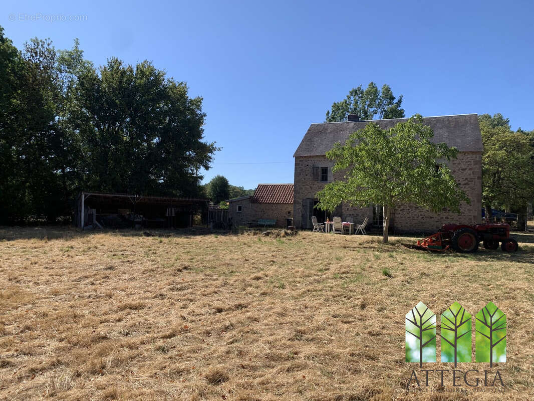 Maison 158 m² à Saint-Dizier-Les-Domaines  - photo 2