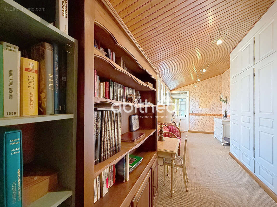 Ruffec Maison de ville 178 m2 3 chambres - photo 6