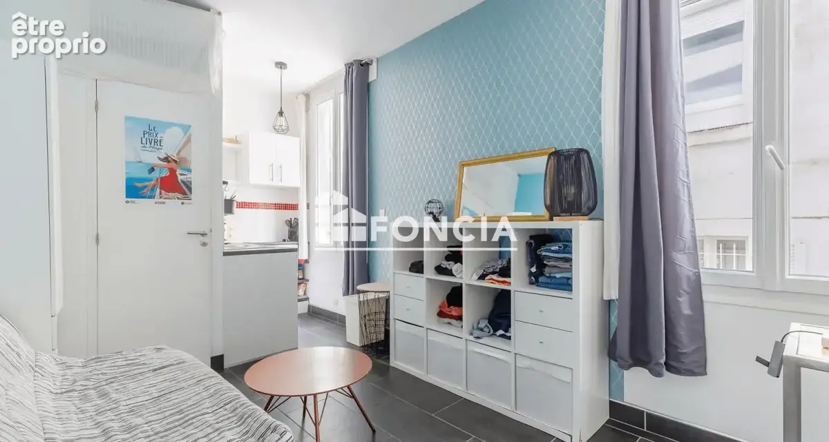 LES SABLES D'OLONNE - REMBLAI ET GRANDE PLAGE - Appartement T1 dans immeuble de caractère face à l'océan - photo 4
