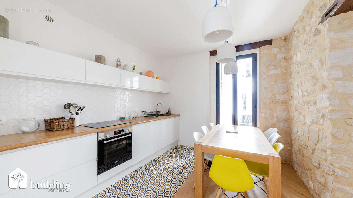 À vendre - Levallois-Perret Parc des 5 Continents - Maison ancienne rénovée avec terrasses de 139 m² - photo 8