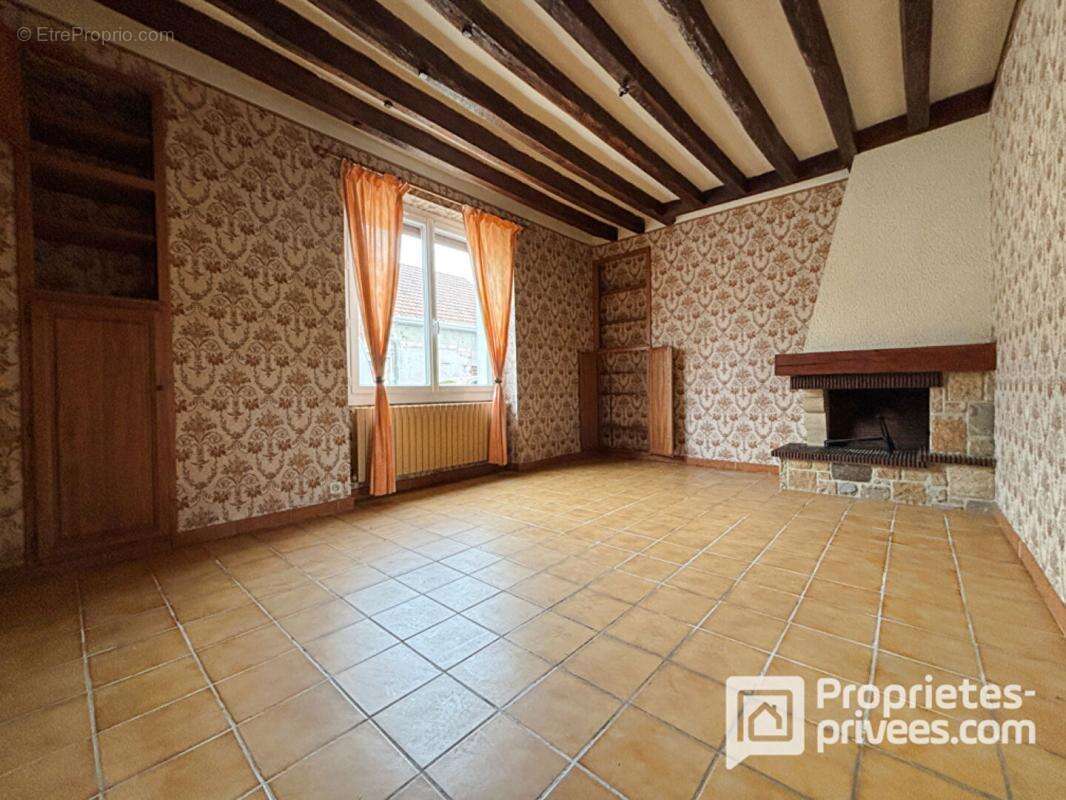 Appartement à MEHUN-SUR-YEVRE