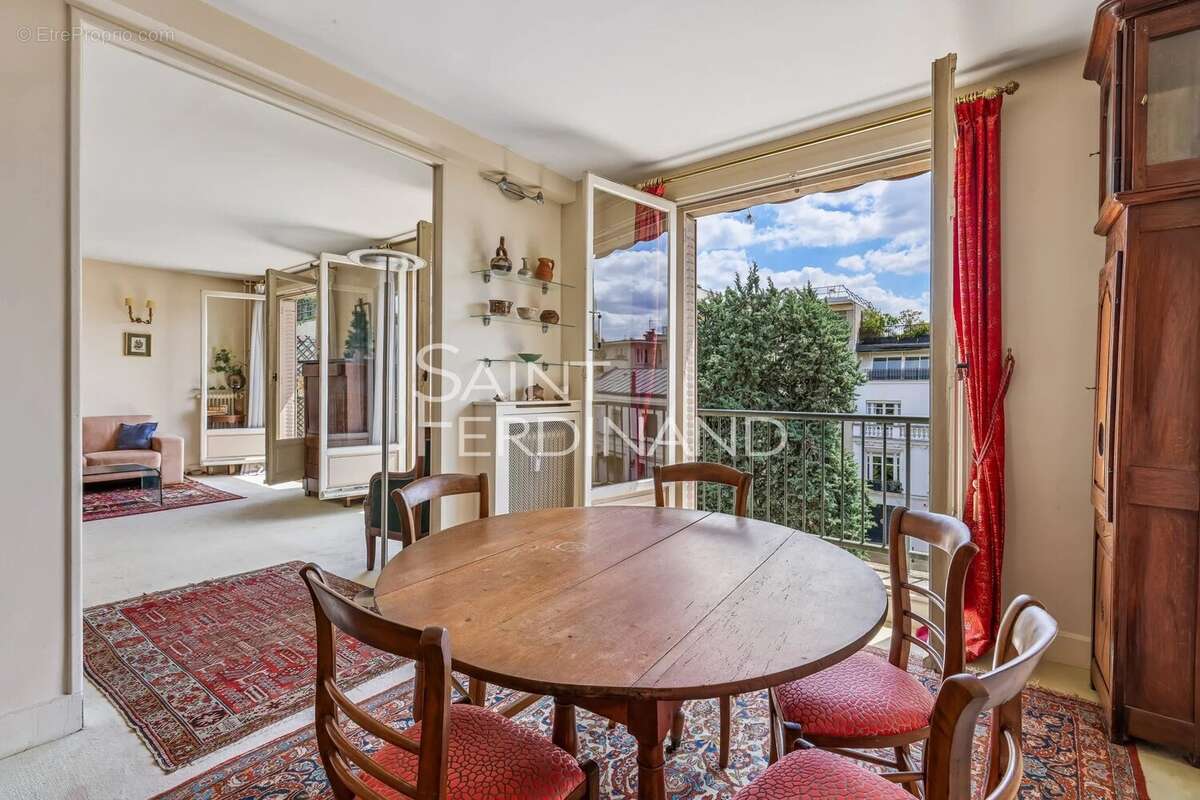 Appartement à NEUILLY-SUR-SEINE