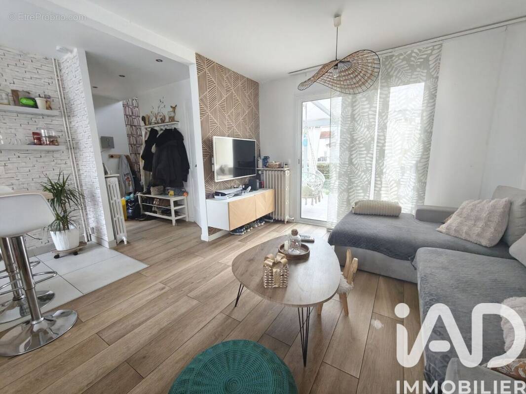 Photo 1 - Maison à CHENNEVIERES-SUR-MARNE