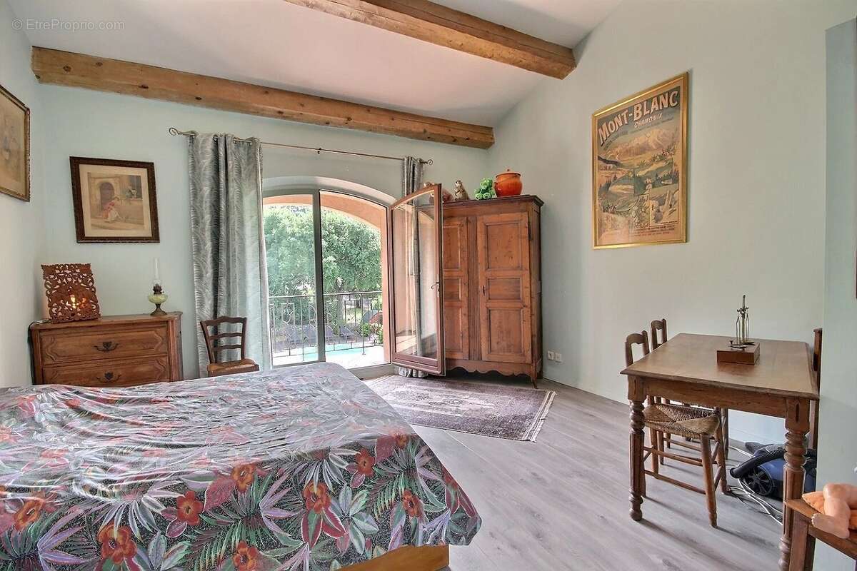 Maison à MANDELIEU-LA-NAPOULE