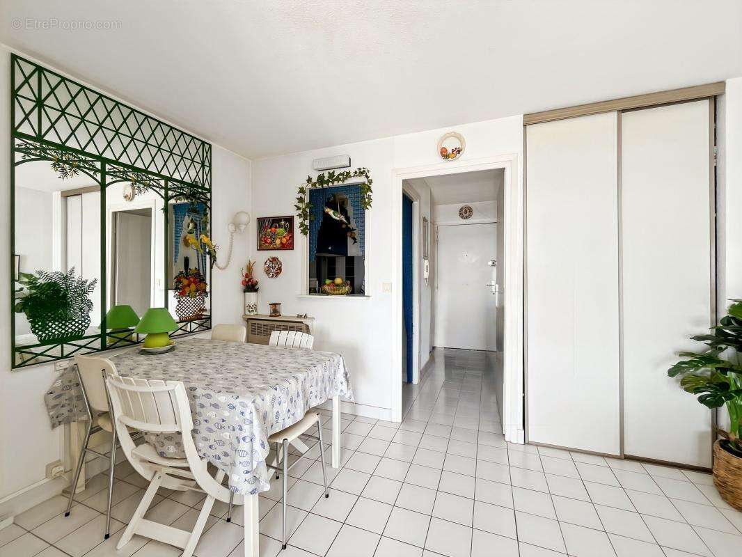 FREJUS PLAGE Appartement À Vendre studio 27 m² vue mer - photo 3