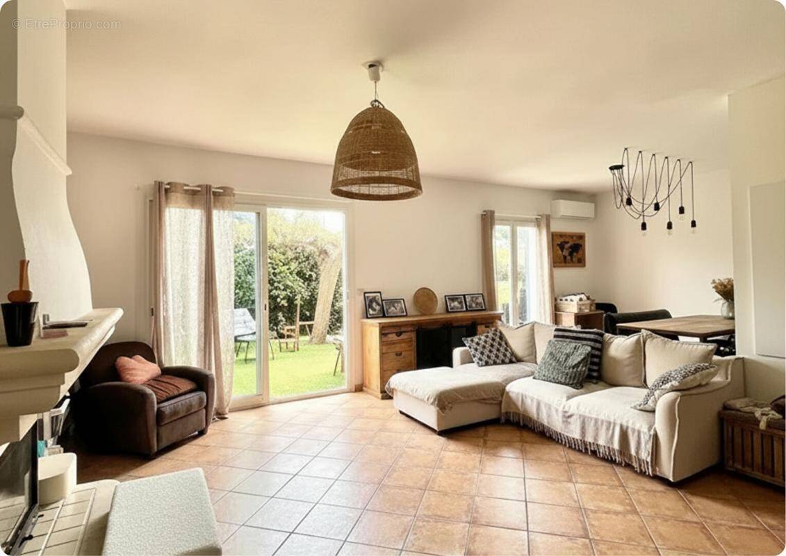 Maison à PLAN-DE-LA-TOUR