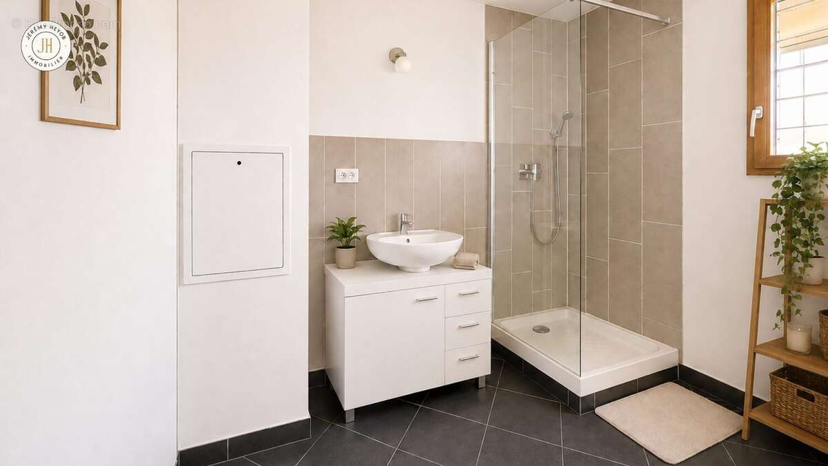 Appartement 102 m² à Saint-Priest  - photo 5