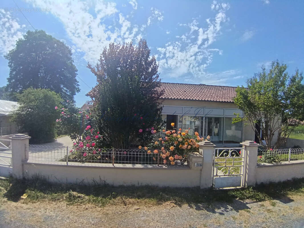 Maison à SAINT-ASTIER