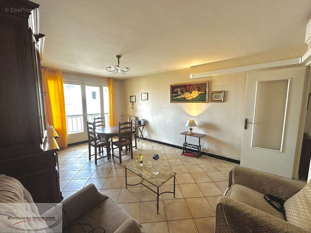 Cap d'ail frontiere monegasque - 2 pieces 50m2 traversant a renover - photo 2