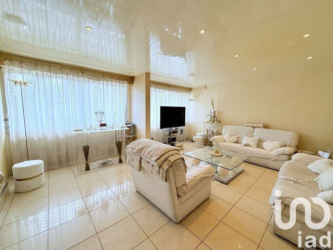 Photo 2 - Appartement à SARCELLES