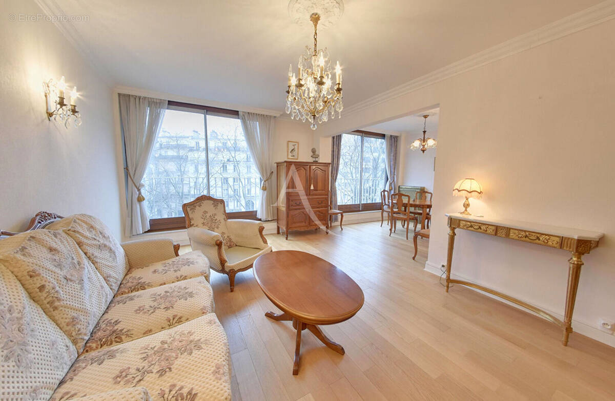 Appartement à PARIS-11E