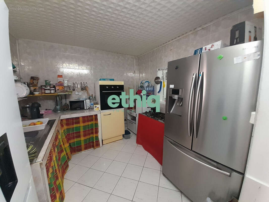 Maison à CAPESTERRE-BELLE-EAU