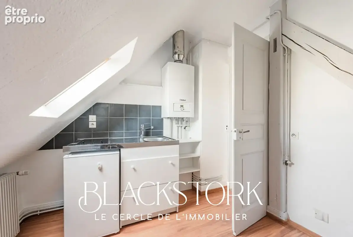 STRASBOURG CONTADES  Charmant 1 pièce  au dernier étage d'une maison de maître - photo 4