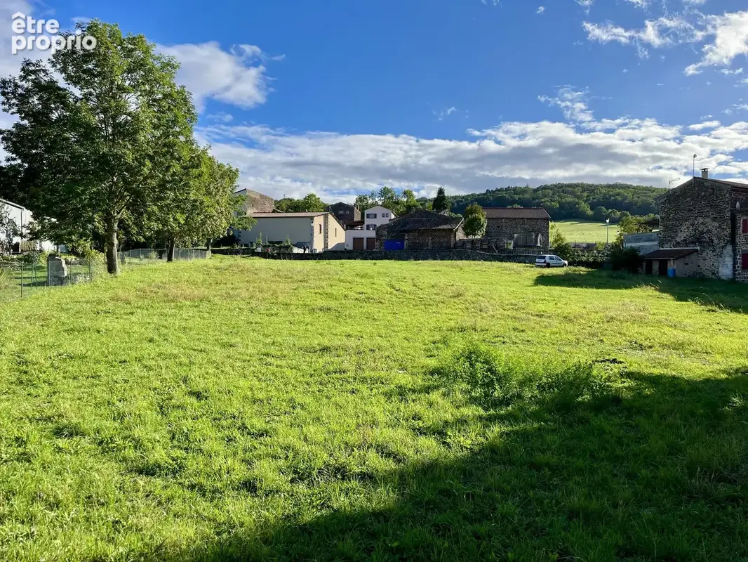 Terrain constructible de 800m2 - photo 6