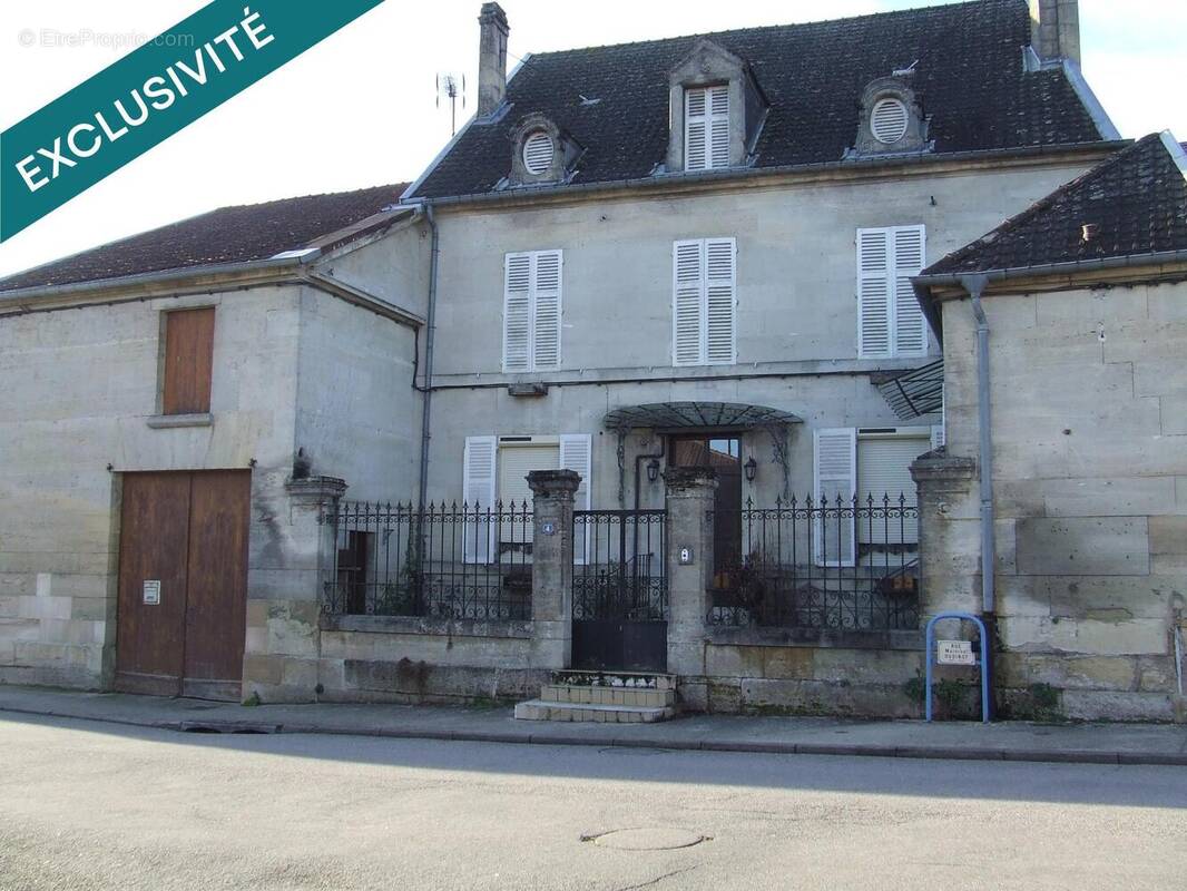 Photo 1 - Maison à LISLE-EN-RIGAULT