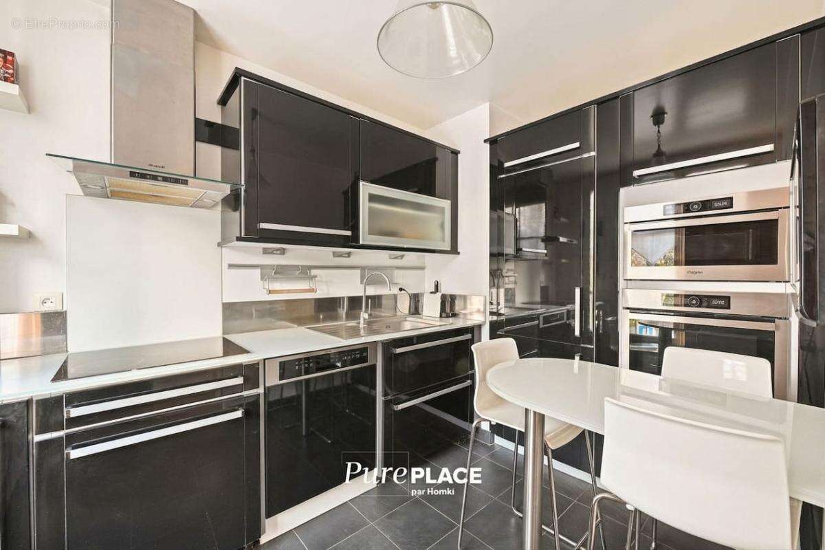 Appartement T4 de 82 m² à Versailles - photo 2