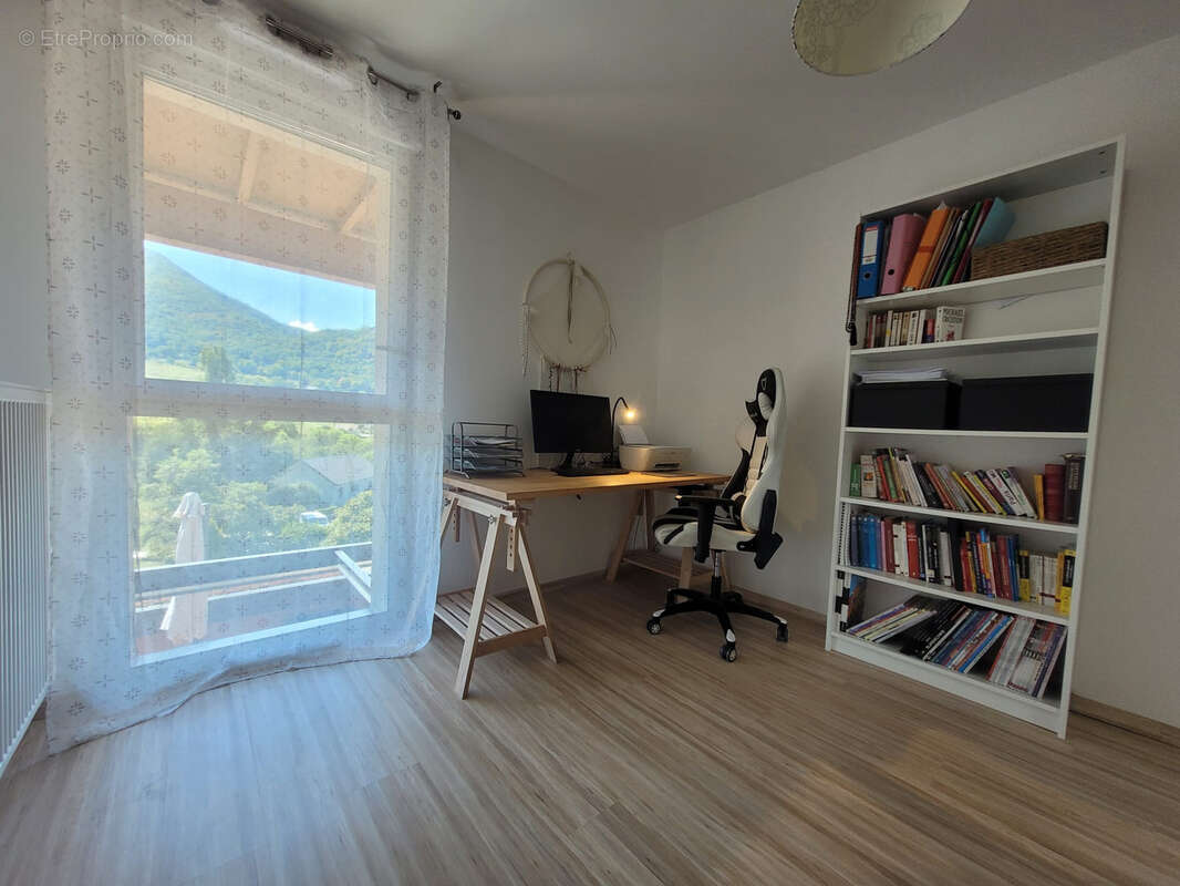 Appartement à SAINT-CASSIN