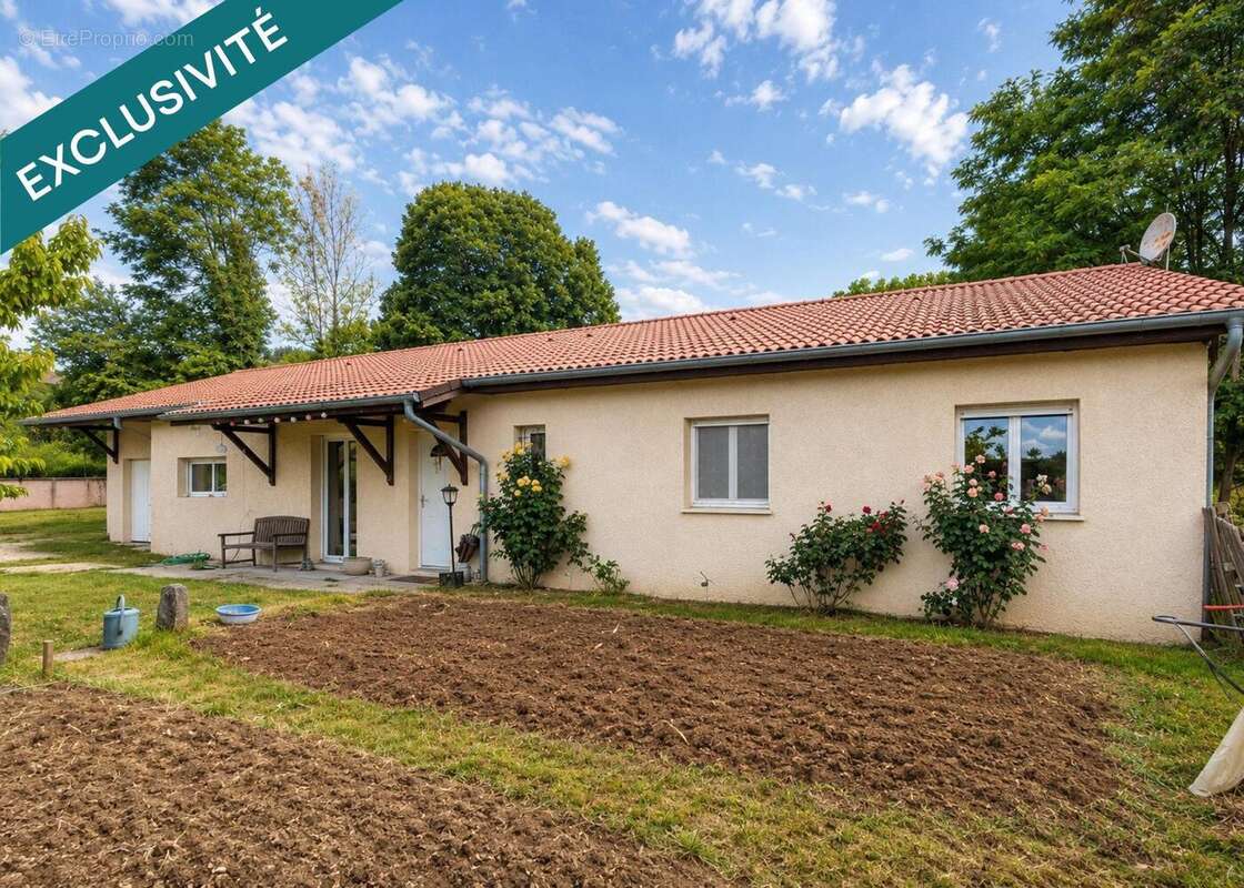 Maison 141 m² à Saint-Victor-De-Morestel  - photo 9