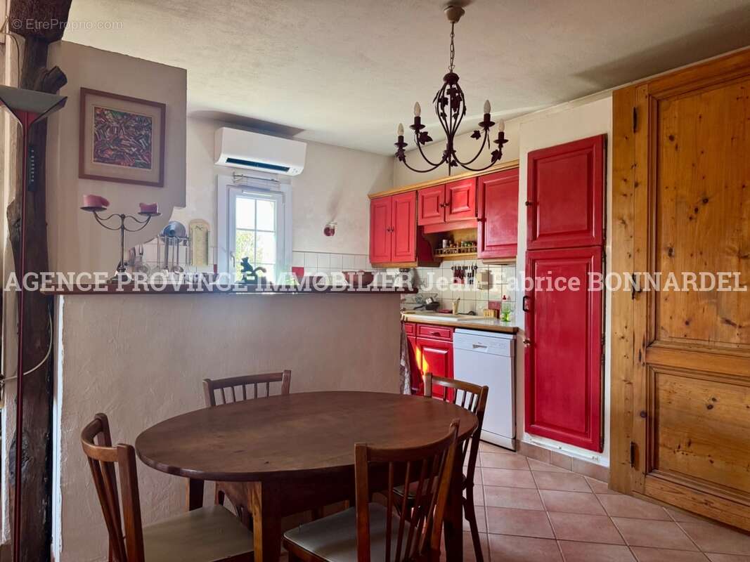 Maison 242 m² à Grillon  - photo 15