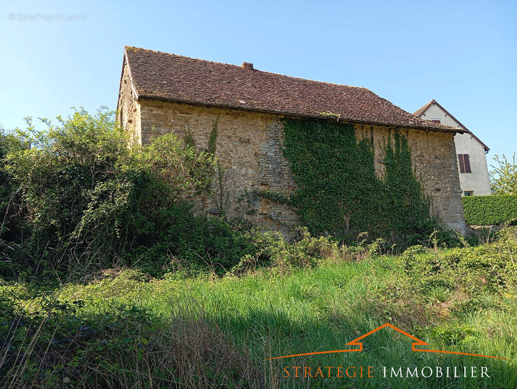 Maison à SAINT-MARTIN-DU-TARTRE