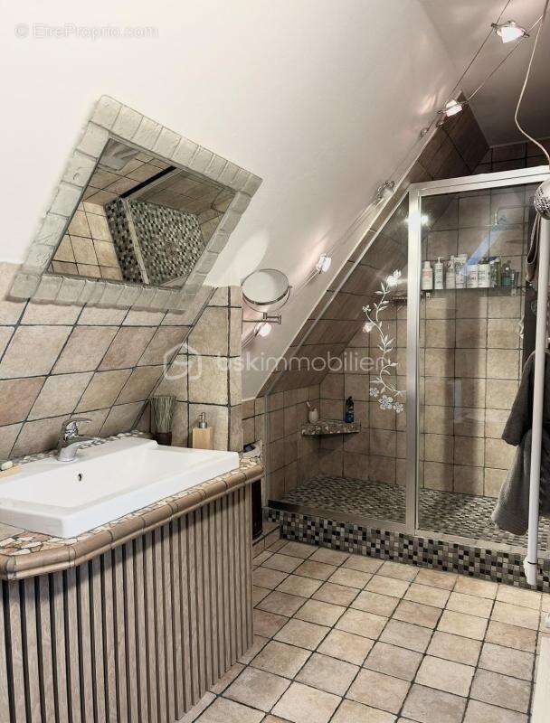 Maison à MERY-SUR-OISE