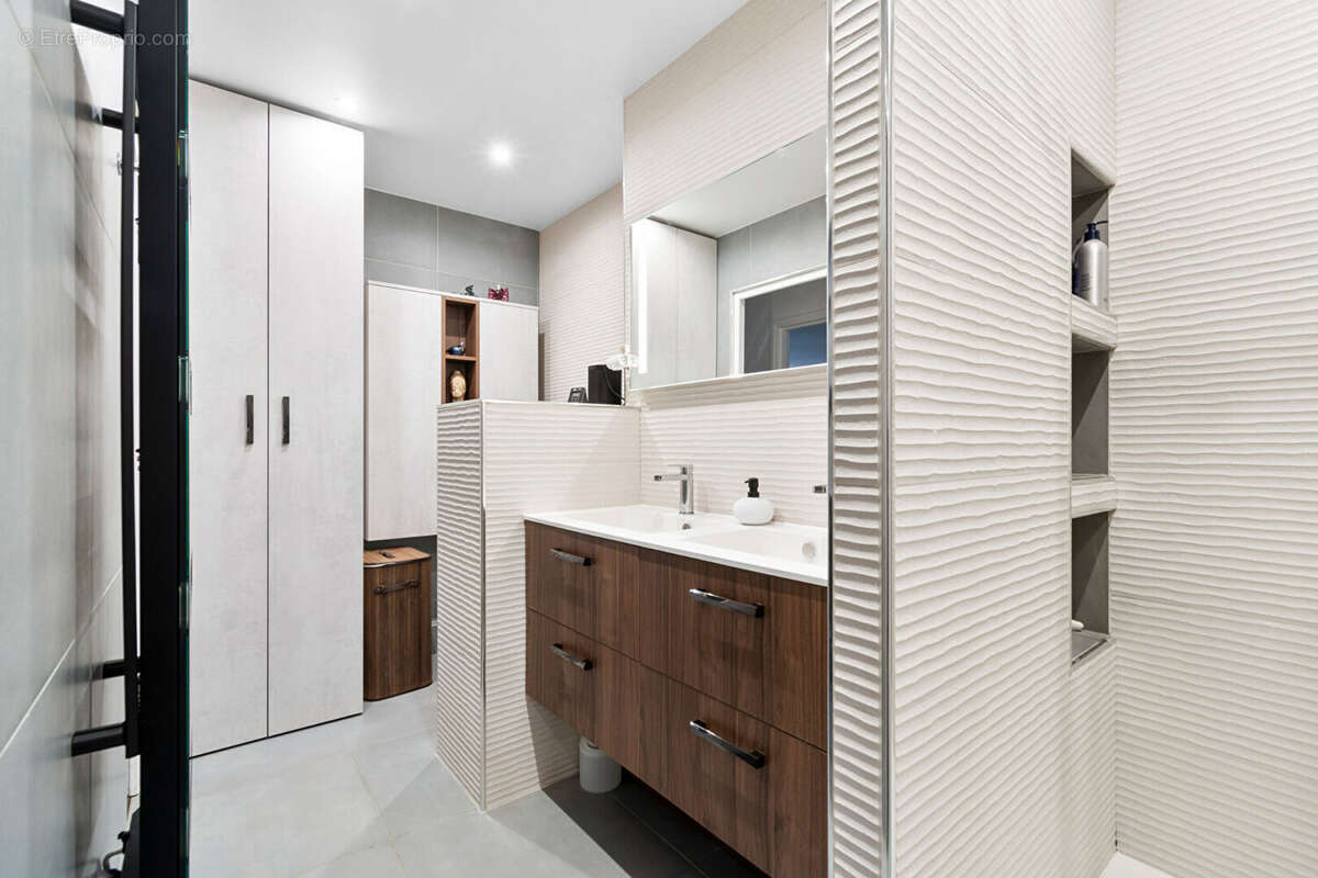 Appartement à SURESNES