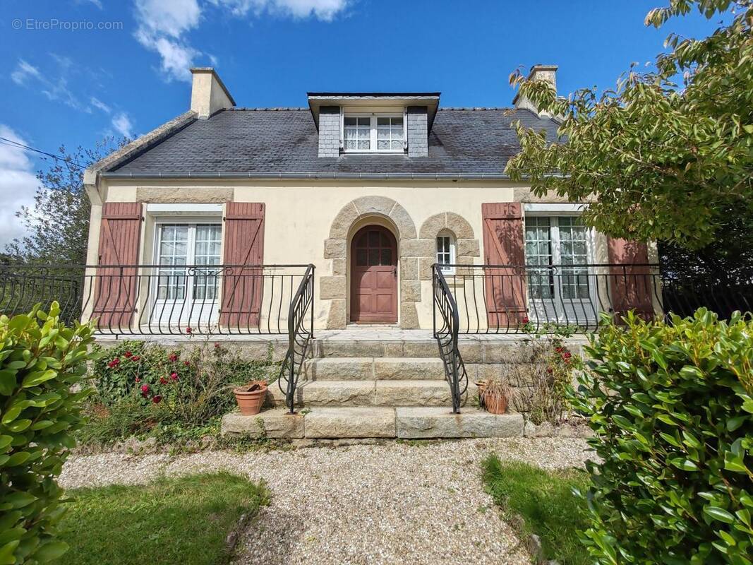 Maison à PLEYBER-CHRIST